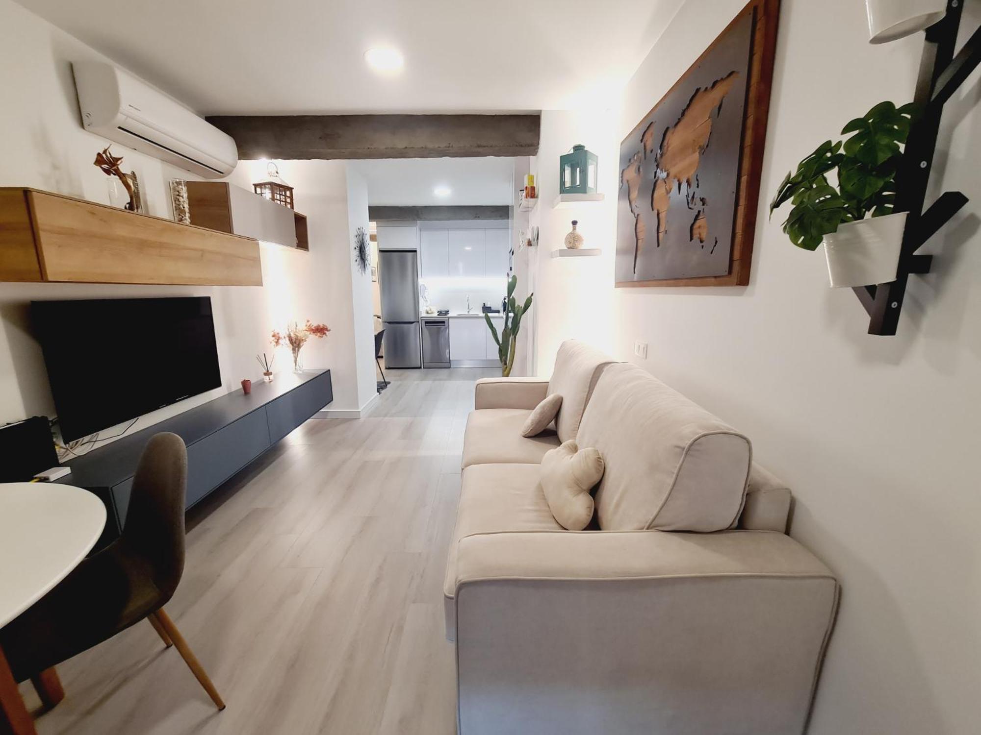 Apto Moderno Y Acogedor Con Terraza Y Vistas
