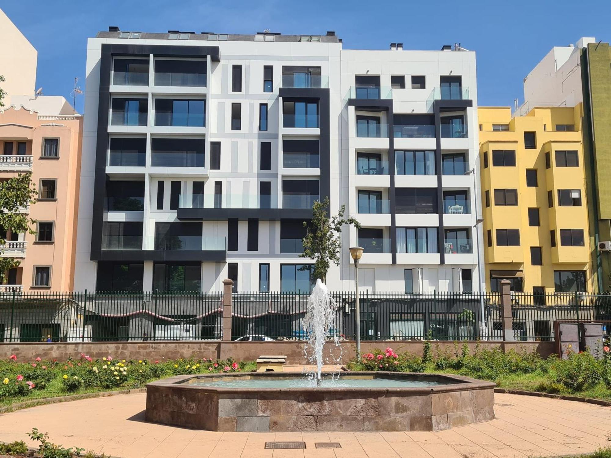 Apto Moderno Y Acogedor Con Terraza Y Vistas